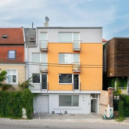 N14 Elegant In With Ac And Parking * Bratislava