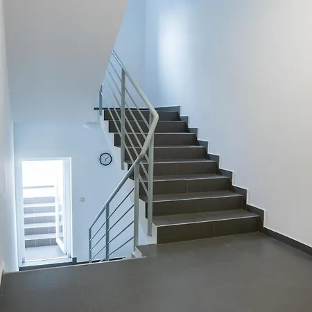 N14 Elegant In With Ac And Parking * Bratislava