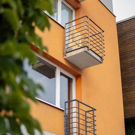 N14 Elegant In With Ac And Parking * Bratislava