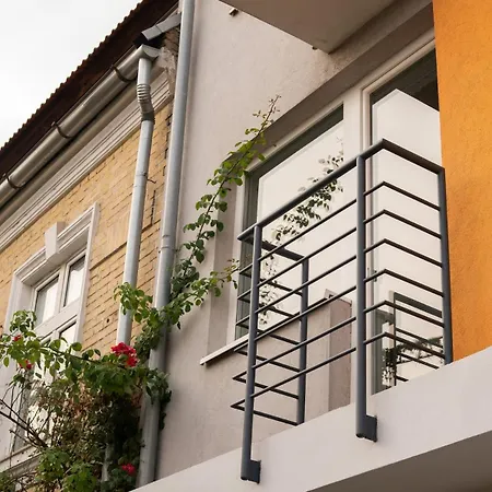 N14 Elegant In With Ac And Parking