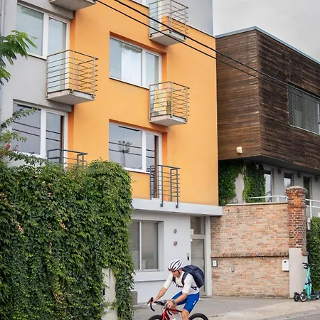 N14 Elegant In With Ac And Parking